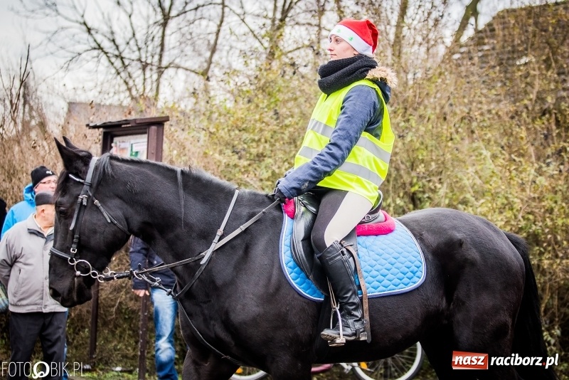 Zdjęcie w galerii na portalu naszraciborz.pl: Procesja konna przeszła przez Krzanowice wiadomości z regionu