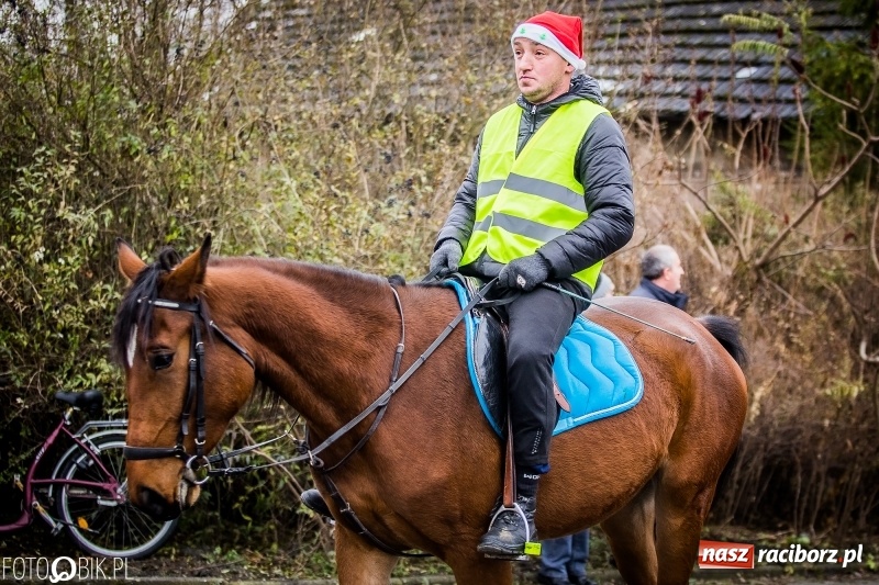 Zdjęcie w galerii na portalu naszraciborz.pl: Procesja konna przeszła przez Krzanowice wiadomości z regionu