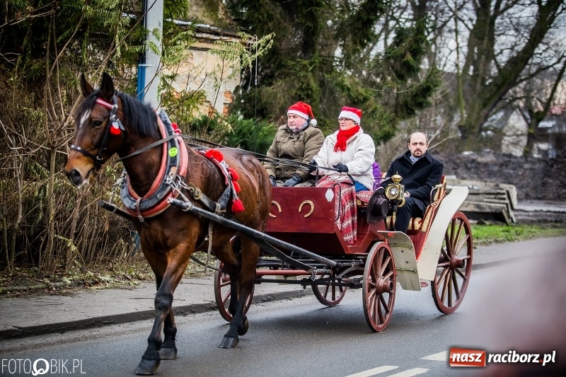 Zdjęcie w galerii na portalu naszraciborz.pl: Procesja konna przeszła przez Krzanowice wiadomości z regionu