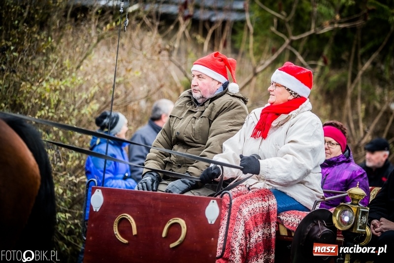 Zdjęcie w galerii na portalu naszraciborz.pl: Procesja konna przeszła przez Krzanowice wiadomości z regionu