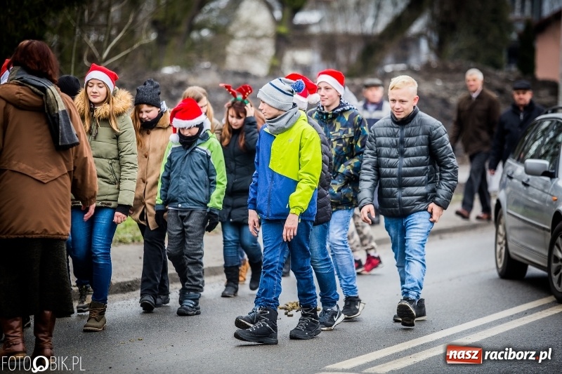 Zdjęcie w galerii na portalu naszraciborz.pl: Procesja konna przeszła przez Krzanowice wiadomości z regionu