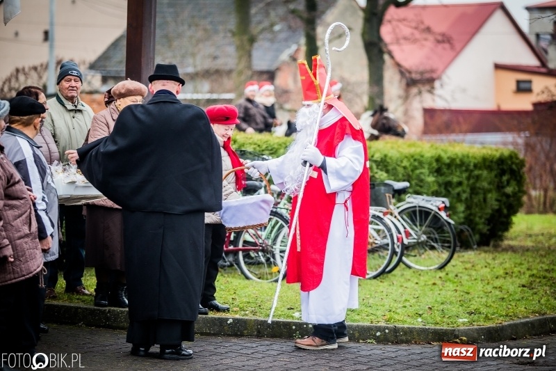 Zdjęcie w galerii na portalu naszraciborz.pl: Procesja konna przeszła przez Krzanowice wiadomości z regionu