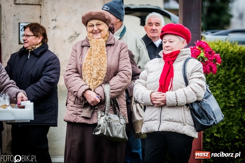Zdjęcie w galerii na portalu naszraciborz.pl: Procesja konna przeszła przez Krzanowice wiadomości z regionu