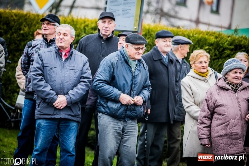 Zdjęcie w galerii na portalu naszraciborz.pl: Procesja konna przeszła przez Krzanowice wiadomości z regionu