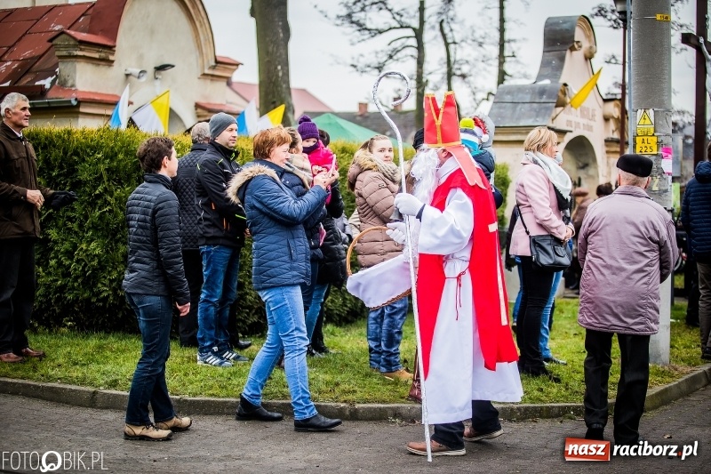 Zdjęcie w galerii na portalu naszraciborz.pl: Procesja konna przeszła przez Krzanowice wiadomości z regionu