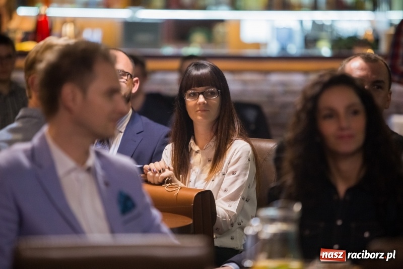 Zdjęcie w galerii na portalu naszraciborz.pl: Jego torby noszą w Singapurze i Australii, marzy o współpracy z Bentley Motors. Dariusz Niestroj twórcą najlepszego biznesplanu wiadomości z regionu