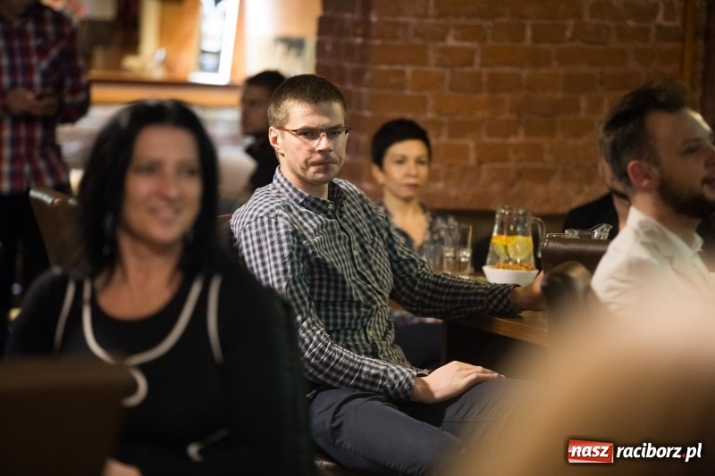 Zdjęcie w galerii na portalu naszraciborz.pl: Jego torby noszą w Singapurze i Australii, marzy o współpracy z Bentley Motors. Dariusz Niestroj twórcą najlepszego biznesplanu wiadomości z regionu