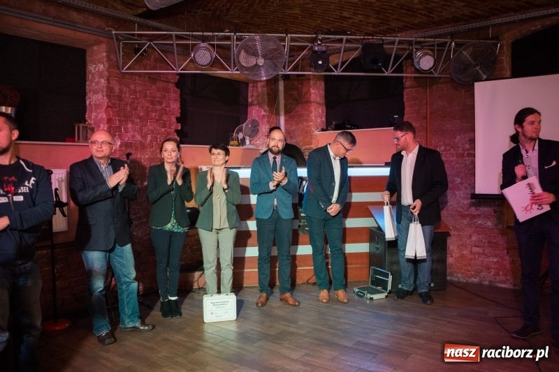 Zdjęcie w galerii na portalu naszraciborz.pl: Jego torby noszą w Singapurze i Australii, marzy o współpracy z Bentley Motors. Dariusz Niestroj twórcą najlepszego biznesplanu wiadomości z regionu