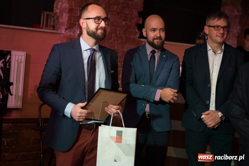 Zdjęcie w galerii na portalu naszraciborz.pl: Jego torby noszą w Singapurze i Australii, marzy o współpracy z Bentley Motors. Dariusz Niestroj twórcą najlepszego biznesplanu wiadomości z regionu