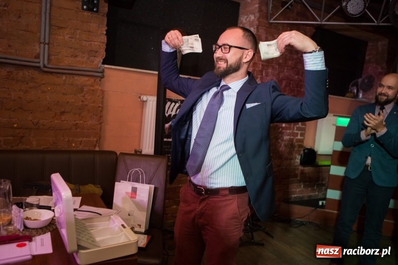 Zdjęcie w galerii na portalu naszraciborz.pl: Jego torby noszą w Singapurze i Australii, marzy o współpracy z Bentley Motors. Dariusz Niestroj twórcą najlepszego biznesplanu wiadomości z regionu