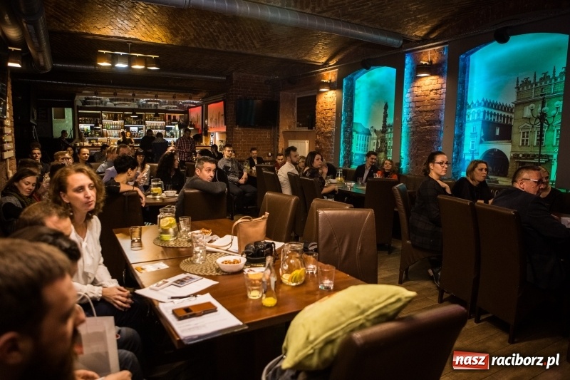 Zdjęcie w galerii na portalu naszraciborz.pl: Jego torby noszą w Singapurze i Australii, marzy o współpracy z Bentley Motors. Dariusz Niestroj twórcą najlepszego biznesplanu wiadomości z regionu