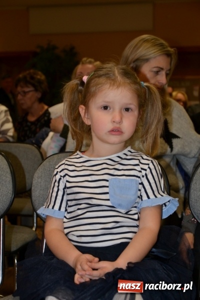 Zdjęcie w galerii na portalu naszraciborz.pl: Bajkowe Mikołajki w Roszkowie wiadomości z regionu