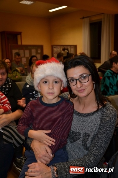 Zdjęcie w galerii na portalu naszraciborz.pl: Bajkowe Mikołajki w Roszkowie wiadomości z regionu