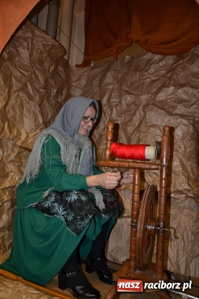 Zdjęcie w galerii na portalu naszraciborz.pl: Bajkowe Mikołajki w Roszkowie wiadomości z regionu