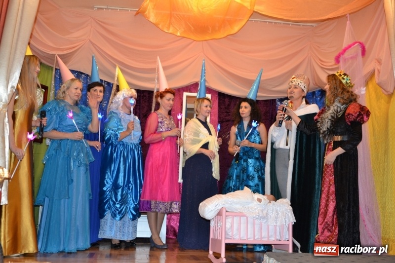 Zdjęcie w galerii na portalu naszraciborz.pl: Bajkowe Mikołajki w Roszkowie wiadomości z regionu