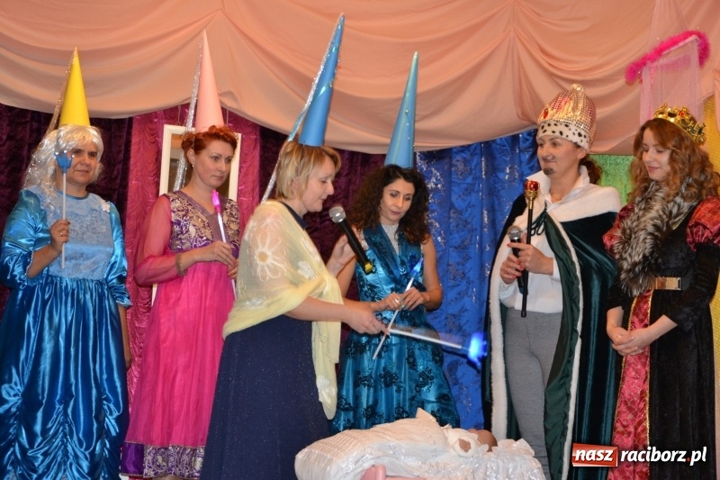 Zdjęcie w galerii na portalu naszraciborz.pl: Bajkowe Mikołajki w Roszkowie wiadomości z regionu