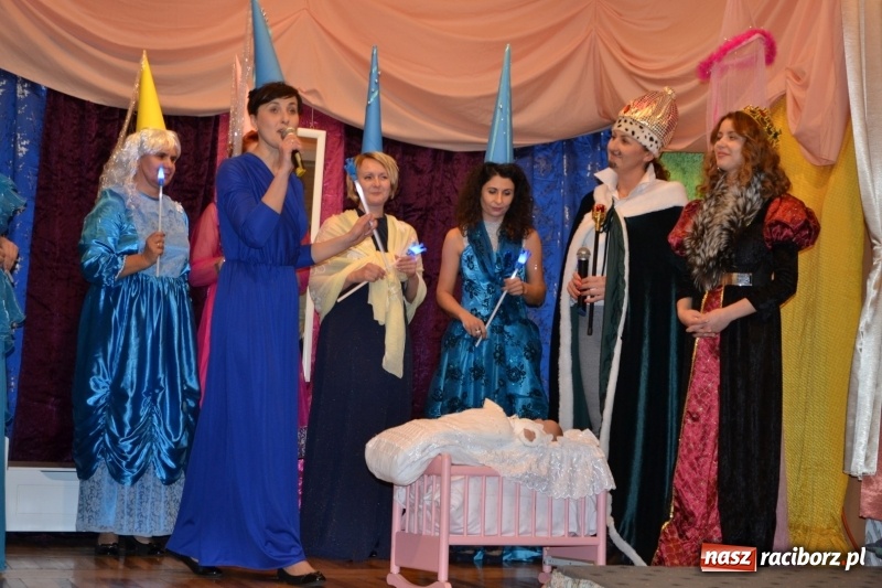 Zdjęcie w galerii na portalu naszraciborz.pl: Bajkowe Mikołajki w Roszkowie wiadomości z regionu