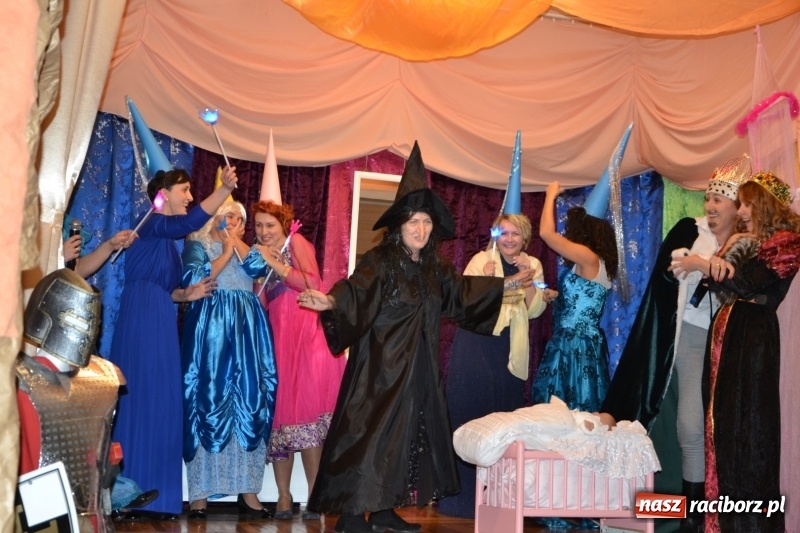 Zdjęcie w galerii na portalu naszraciborz.pl: Bajkowe Mikołajki w Roszkowie wiadomości z regionu