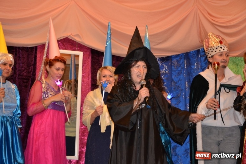Zdjęcie w galerii na portalu naszraciborz.pl: Bajkowe Mikołajki w Roszkowie wiadomości z regionu