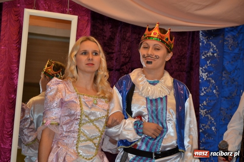 Zdjęcie w galerii na portalu naszraciborz.pl: Bajkowe Mikołajki w Roszkowie wiadomości z regionu