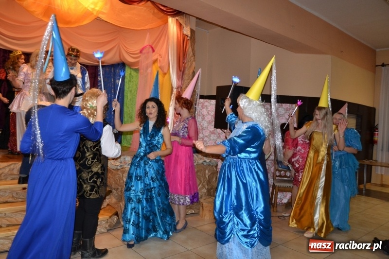 Zdjęcie w galerii na portalu naszraciborz.pl: Bajkowe Mikołajki w Roszkowie wiadomości z regionu