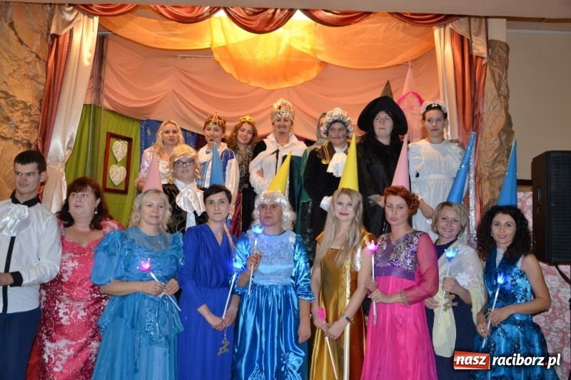 Zdjęcie w galerii na portalu naszraciborz.pl: Bajkowe Mikołajki w Roszkowie wiadomości z regionu