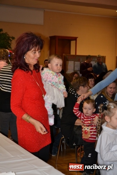 Zdjęcie w galerii na portalu naszraciborz.pl: Bajkowe Mikołajki w Roszkowie wiadomości z regionu