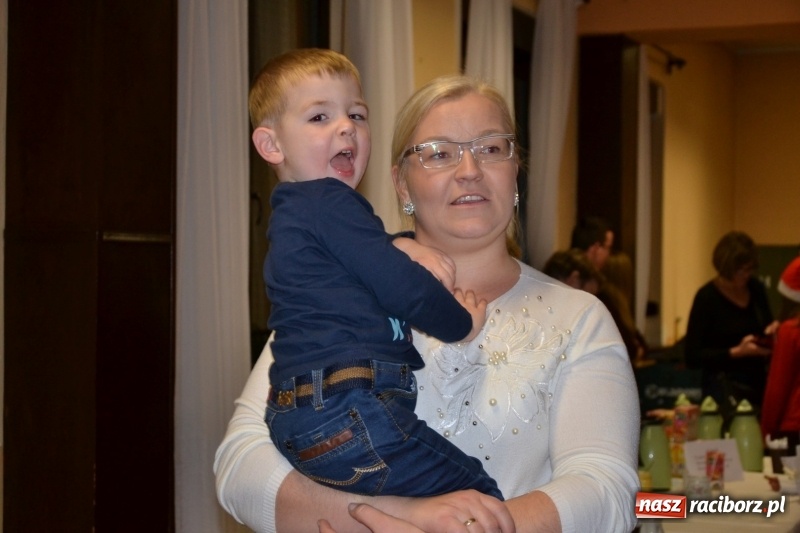 Zdjęcie w galerii na portalu naszraciborz.pl: Bajkowe Mikołajki w Roszkowie wiadomości z regionu