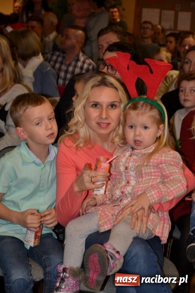 Zdjęcie w galerii na portalu naszraciborz.pl: Bajkowe Mikołajki w Roszkowie wiadomości z regionu