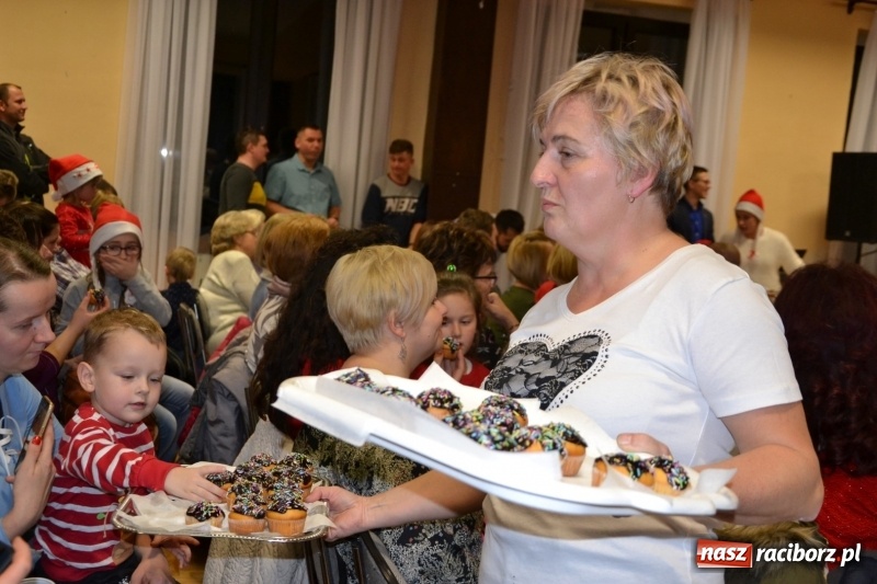 Zdjęcie w galerii na portalu naszraciborz.pl: Bajkowe Mikołajki w Roszkowie wiadomości z regionu