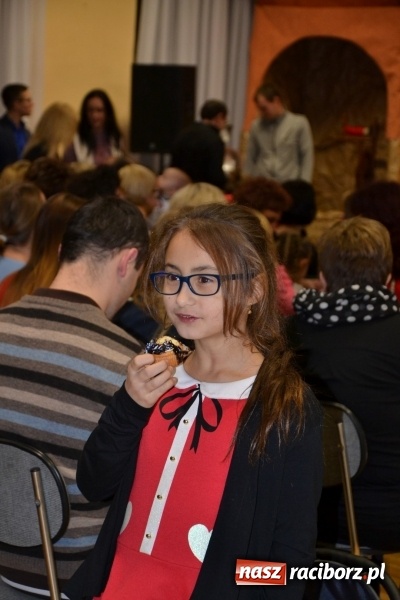 Zdjęcie w galerii na portalu naszraciborz.pl: Bajkowe Mikołajki w Roszkowie wiadomości z regionu