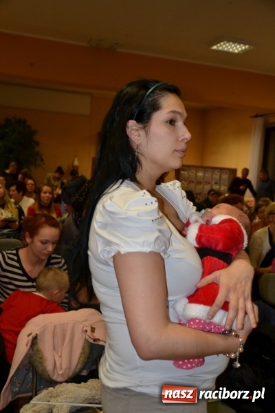 Zdjęcie w galerii na portalu naszraciborz.pl: Bajkowe Mikołajki w Roszkowie wiadomości z regionu