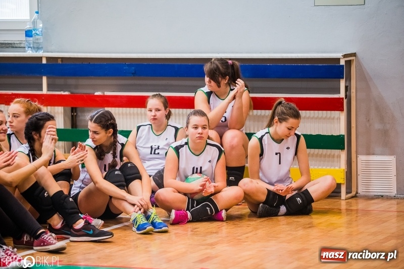 Zdjęcie w galerii na portalu naszraciborz.pl: Turniej Dwójek Siatkarskich Dziewcząt wiadomości z regionu