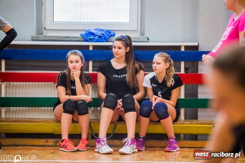 Zdjęcie w galerii na portalu naszraciborz.pl: Turniej Dwójek Siatkarskich Dziewcząt wiadomości z regionu