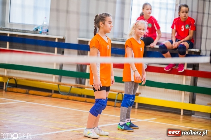 Zdjęcie w galerii na portalu naszraciborz.pl: Turniej Dwójek Siatkarskich Dziewcząt wiadomości z regionu