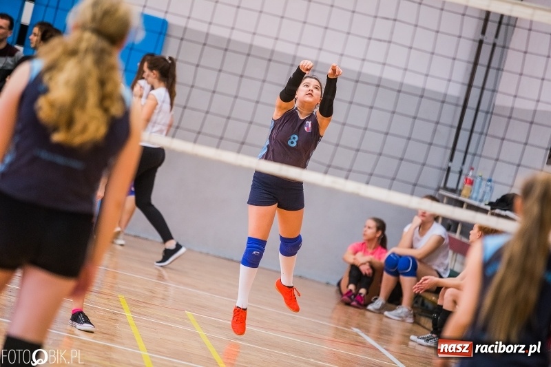 Zdjęcie w galerii na portalu naszraciborz.pl: Turniej Dwójek Siatkarskich Dziewcząt wiadomości z regionu