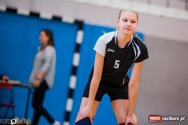 Zdjęcie w galerii na portalu naszraciborz.pl: Turniej Dwójek Siatkarskich Dziewcząt wiadomości z regionu