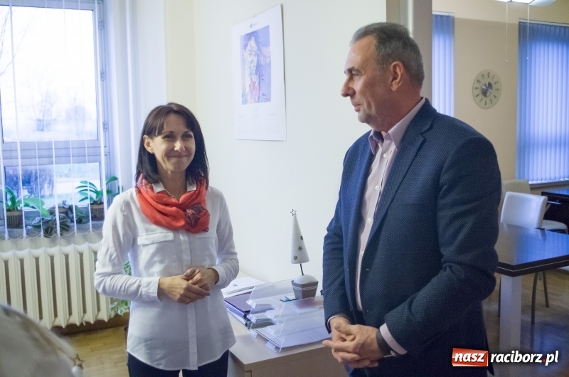 Zdjęcie w galerii na portalu naszraciborz.pl: Święty Mikołaj odwiedził pacjentów w raciborskim szpitalu wiadomości z regionu