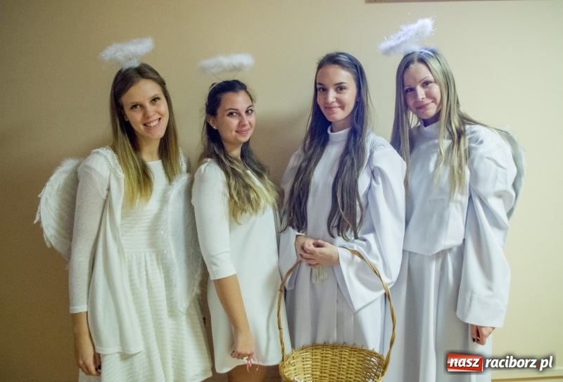 Zdjęcie w galerii na portalu naszraciborz.pl: Święty Mikołaj odwiedził pacjentów w raciborskim szpitalu wiadomości z regionu