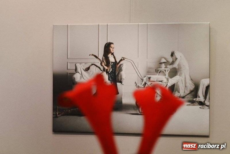 Zdjęcie w galerii na portalu naszraciborz.pl: Wernisaż wystawy Łapacz snów/Dream catcher w RCI wiadomości z regionu