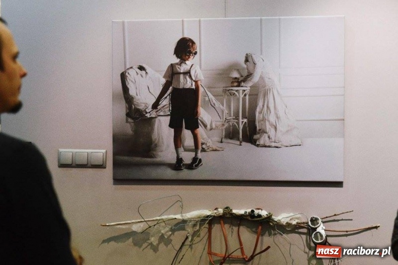 Zdjęcie w galerii na portalu naszraciborz.pl: Wernisaż wystawy Łapacz snów/Dream catcher w RCI wiadomości z regionu