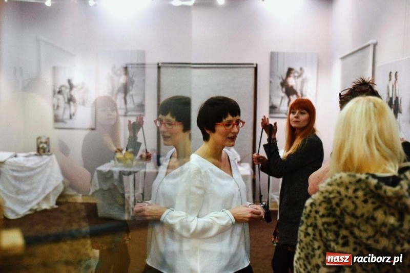 Zdjęcie w galerii na portalu naszraciborz.pl: Wernisaż wystawy Łapacz snów/Dream catcher w RCI wiadomości z regionu