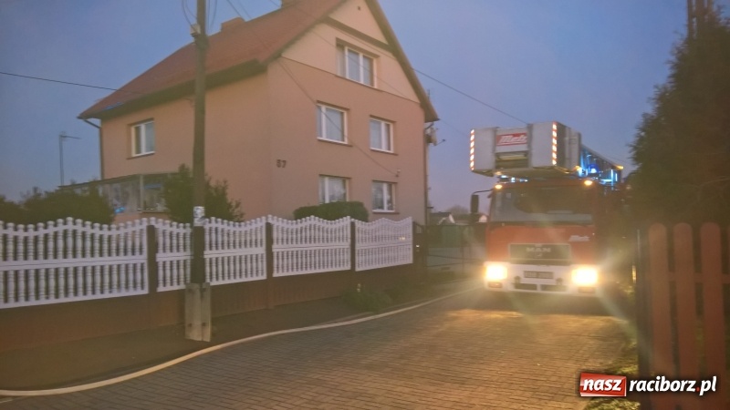 Zdjęcie w galerii na portalu naszraciborz.pl: Tacy sąsiedzi to skarb. Dzięki nim uchroniono dom przed dużym pożarem  wiadomości z regionu