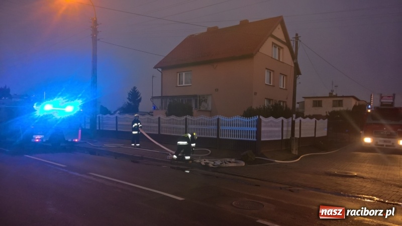Zdjęcie w galerii na portalu naszraciborz.pl: Tacy sąsiedzi to skarb. Dzięki nim uchroniono dom przed dużym pożarem  wiadomości z regionu