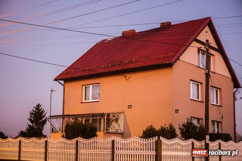 Zdjęcie w galerii na portalu naszraciborz.pl: Tacy sąsiedzi to skarb. Dzięki nim uchroniono dom przed dużym pożarem  wiadomości z regionu