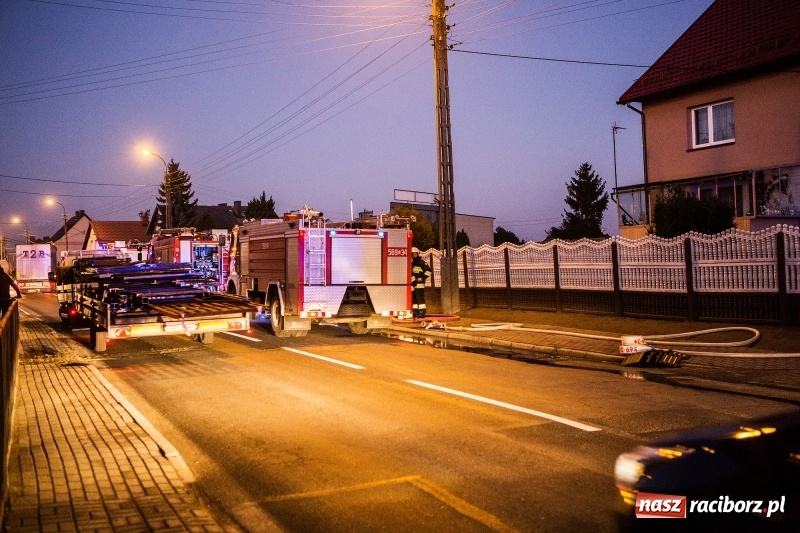 Zdjęcie w galerii na portalu naszraciborz.pl: Tacy sąsiedzi to skarb. Dzięki nim uchroniono dom przed dużym pożarem  wiadomości z regionu