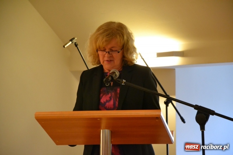 Zdjęcie w galerii na portalu naszraciborz.pl: Na zamku wręczono dyplomy premier rządu dla najlepszych uczniów wiadomości z regionu