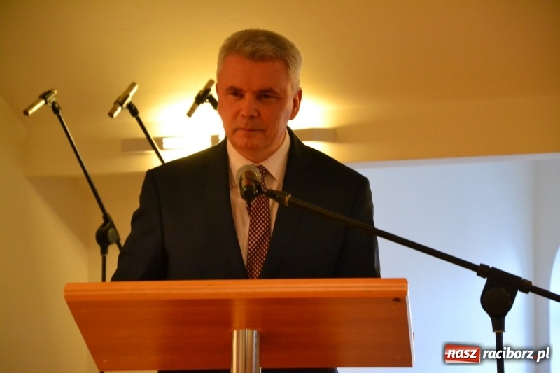 Zdjęcie w galerii na portalu naszraciborz.pl: Na zamku wręczono dyplomy premier rządu dla najlepszych uczniów wiadomości z regionu