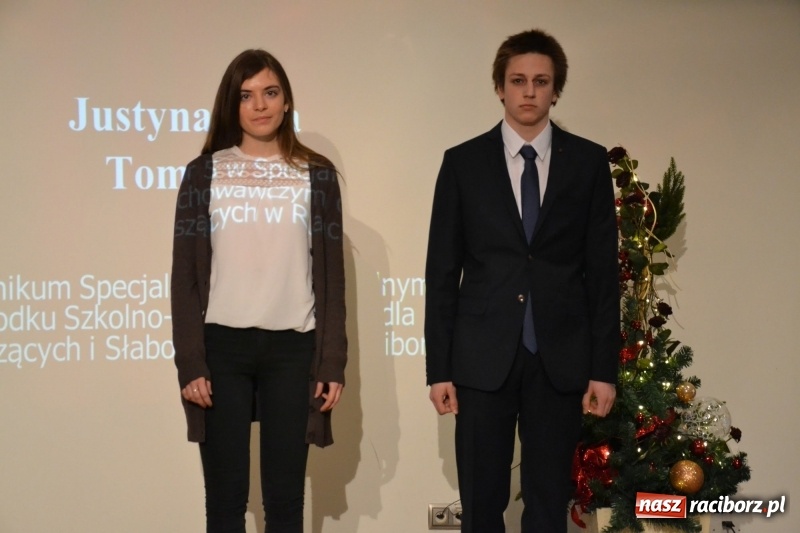 Zdjęcie w galerii na portalu naszraciborz.pl: Na zamku wręczono dyplomy premier rządu dla najlepszych uczniów wiadomości z regionu