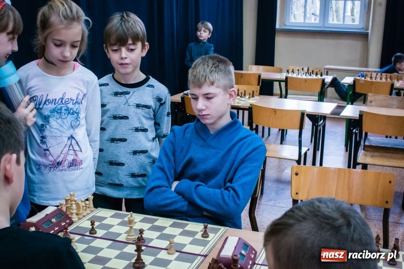 Zdjęcie w galerii na portalu naszraciborz.pl: XVI powiatowy turniej szachowy w SP 4 wiadomości z regionu